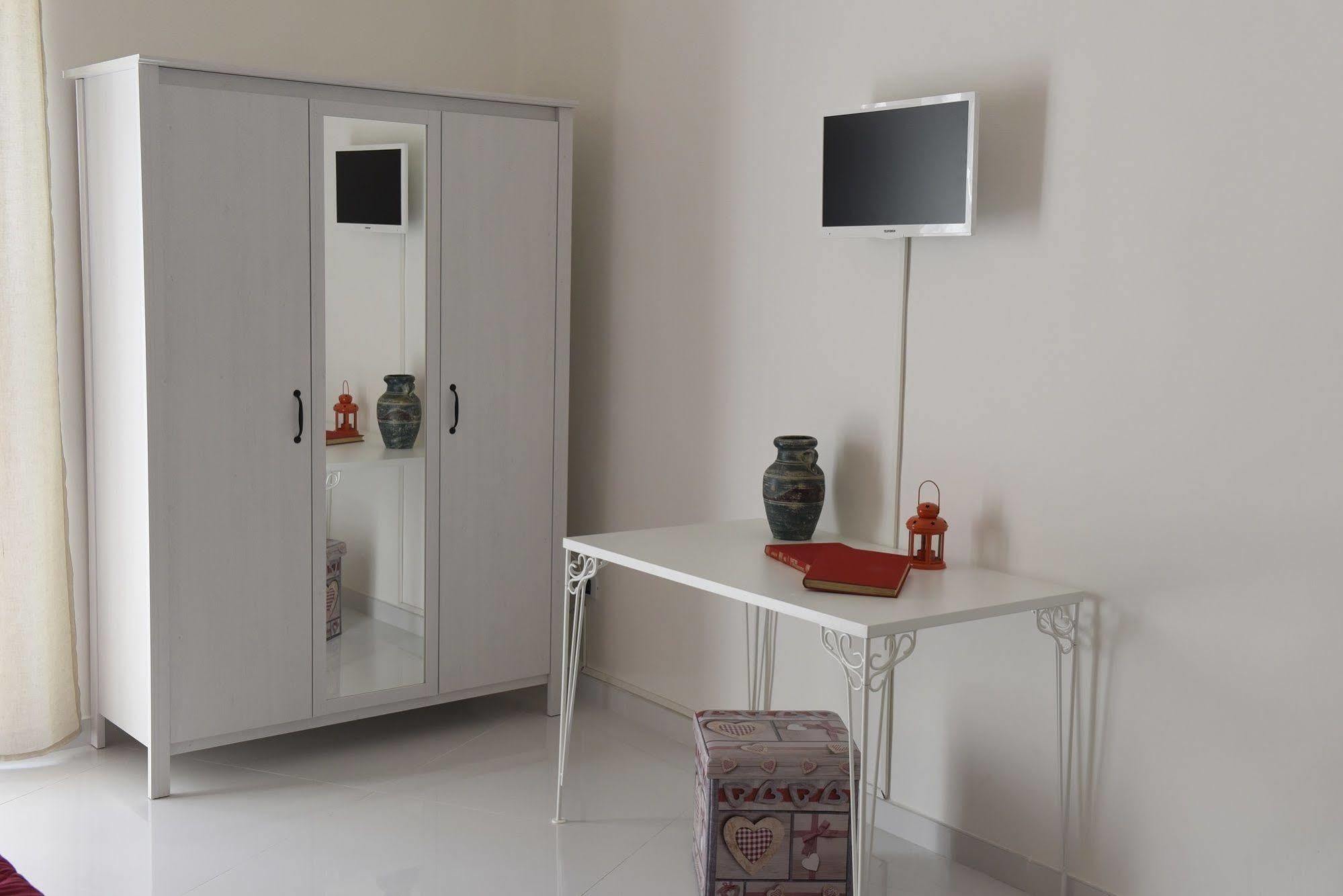Evita House B&B Помпей Екстериор снимка