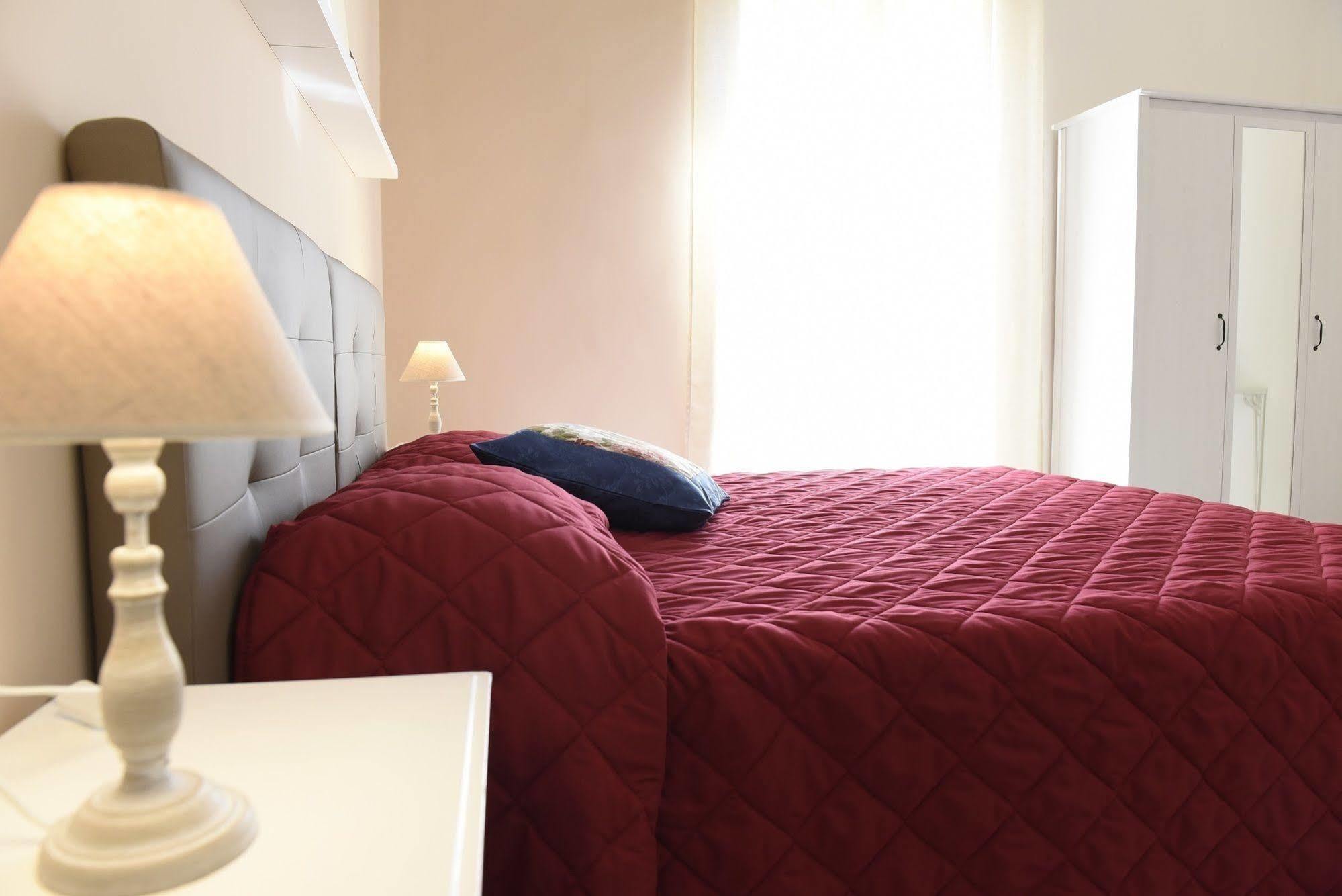 Evita House B&B Помпей Екстериор снимка