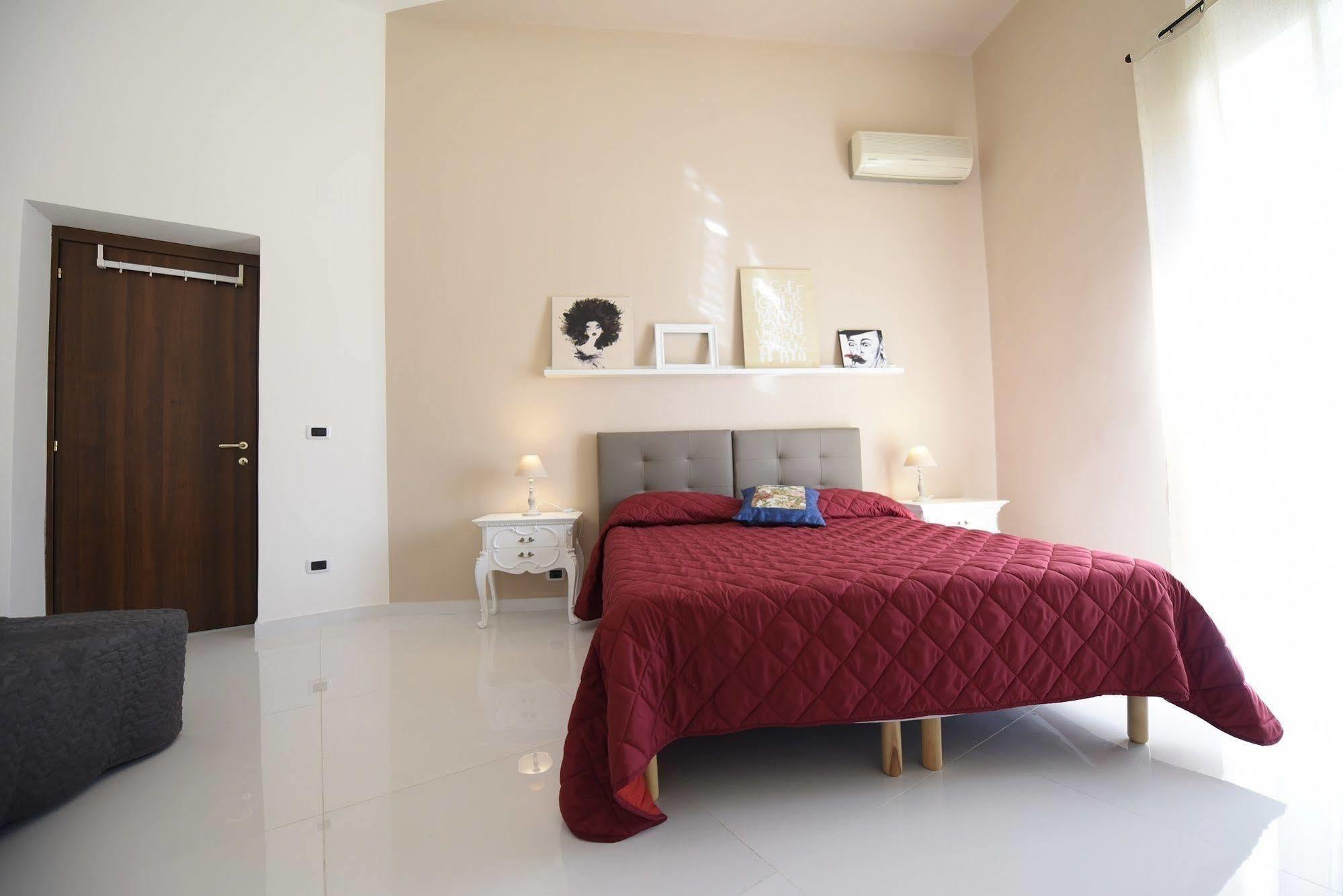 Evita House B&B Помпей Екстериор снимка