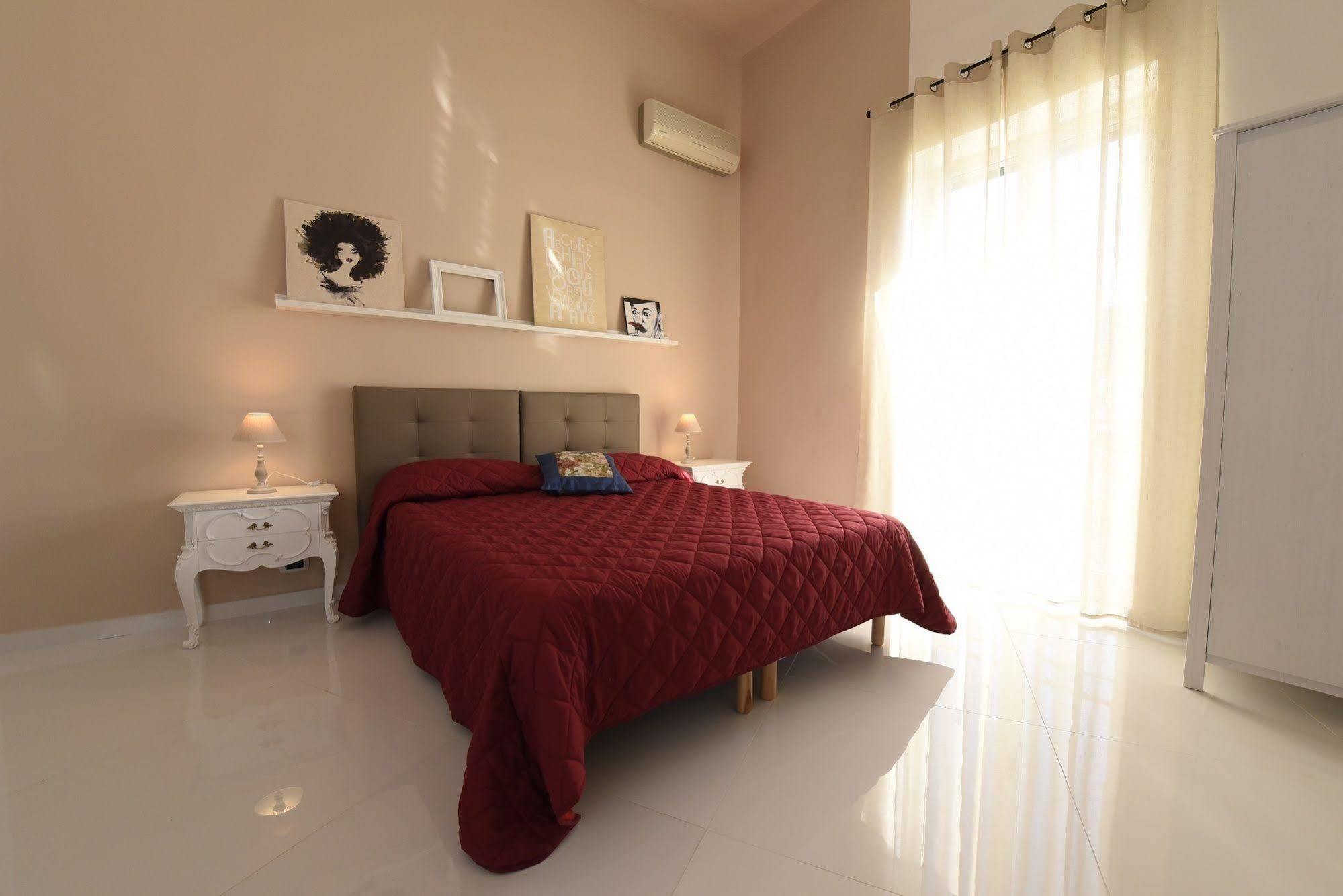 Evita House B&B Помпей Екстериор снимка
