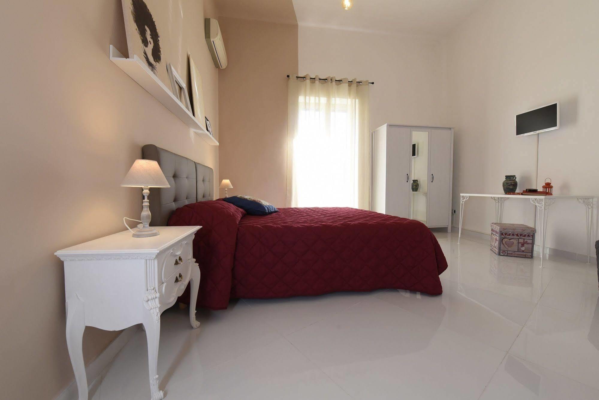 Evita House B&B Помпей Екстериор снимка