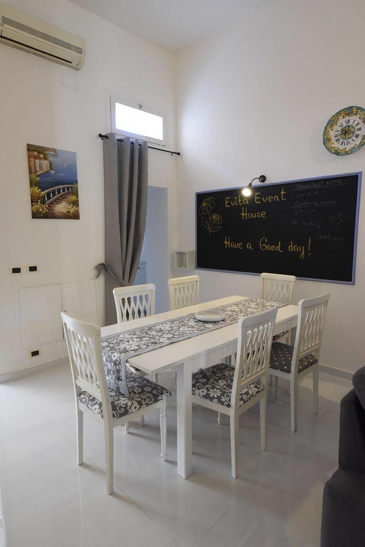 Evita House B&B Помпей Екстериор снимка