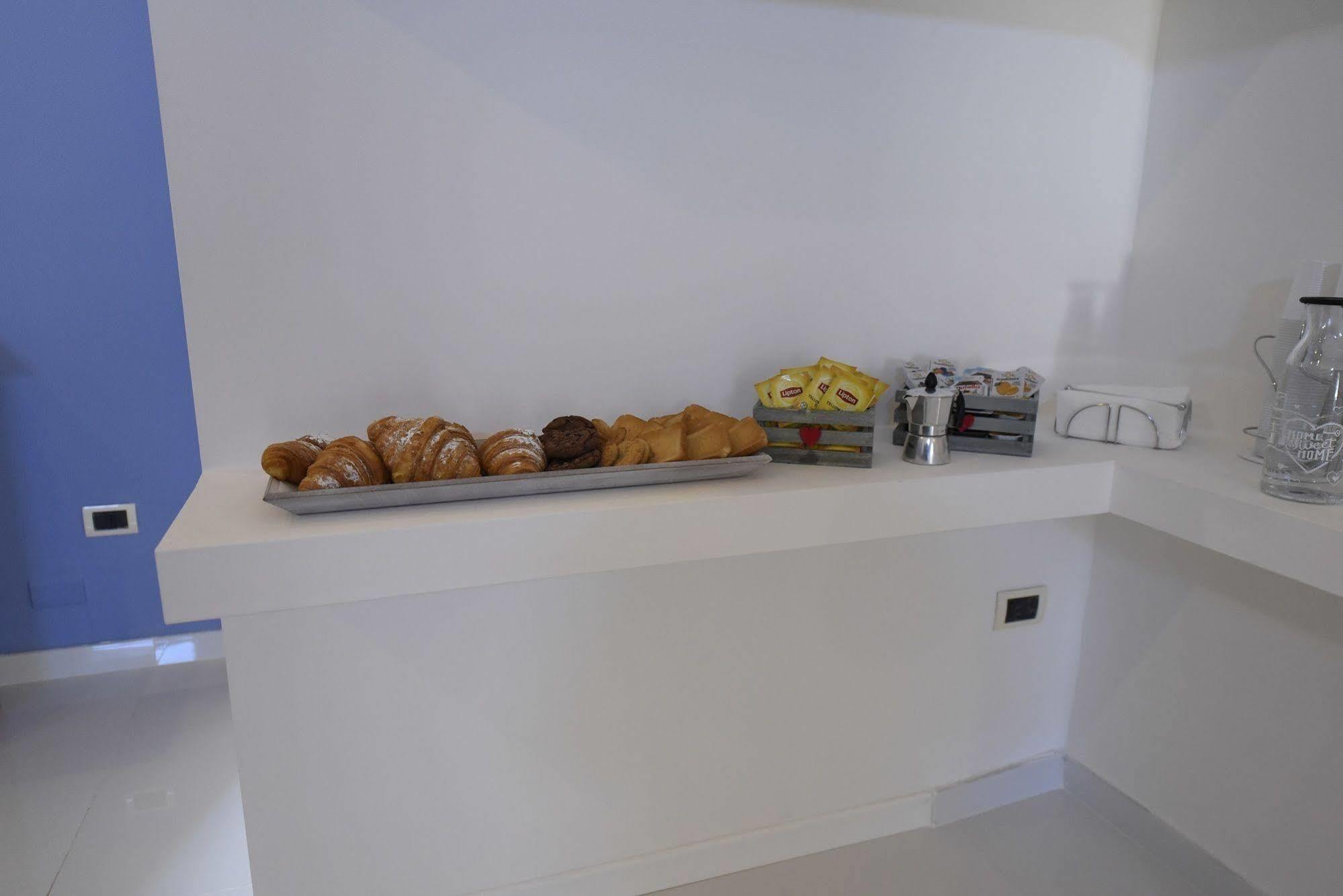 Evita House B&B Помпей Екстериор снимка